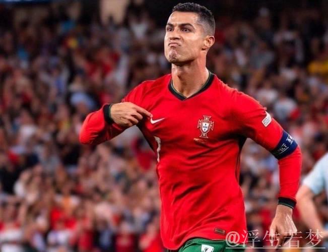 C罗40岁再现神奇!失点后零度破门+22年纪录 SIU庆祝反击霍伊伦 C罗40岁再现神奇!失点后零度破门+22年纪录 SIU庆祝反击霍伊伦