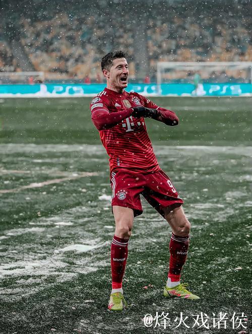 聚勒：莱万状态绝佳 本赛季进球有望突破30个